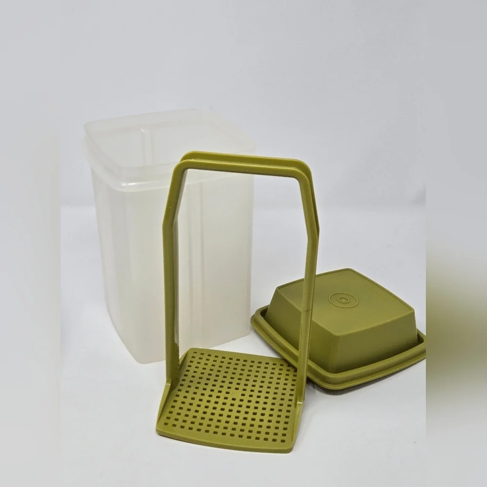 VINTAGE TUPPERWARE PICK A DELI SET OF 2 CONTAINTERS FOOD STORAGE ROUND & SQUARE